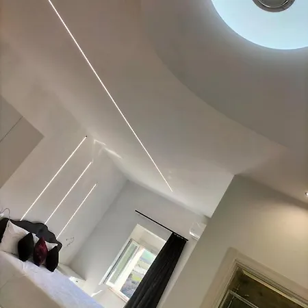 Bed & Breakfast Black & White