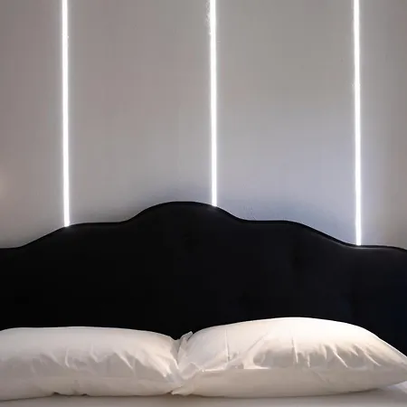 Black & White Bed & Breakfast Pietra Montecorvino