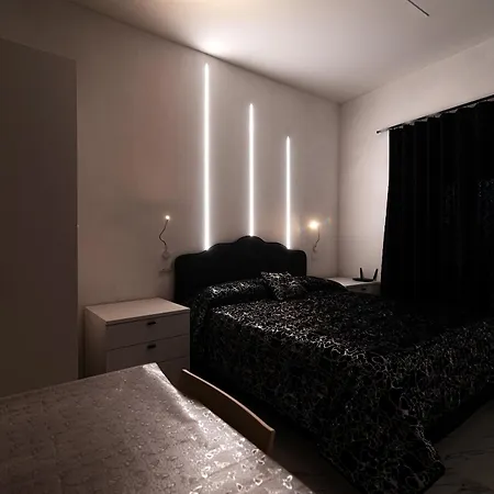 Black & White 3* Pietra Montecorvino