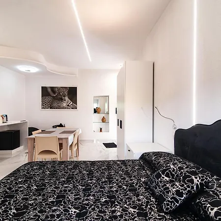 Black & White Bed & Breakfast 3*