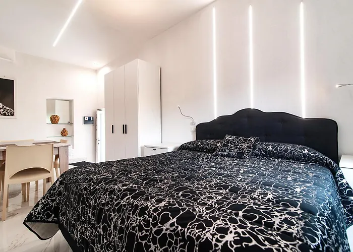 Black & White 3* Pietra Montecorvino